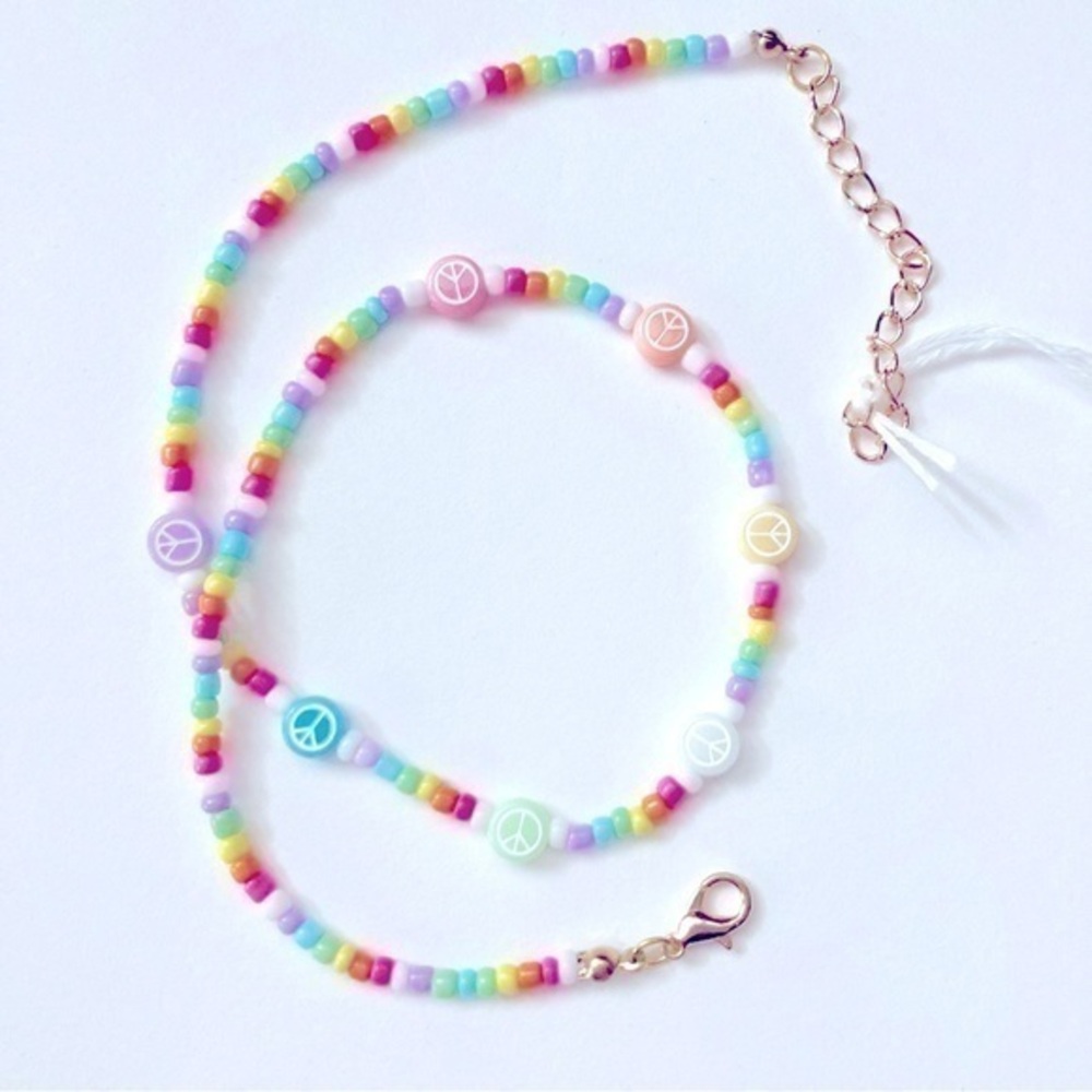 🍒 5/$25 🍒 Handmade Beaded Necklace with Peace Signs | A10